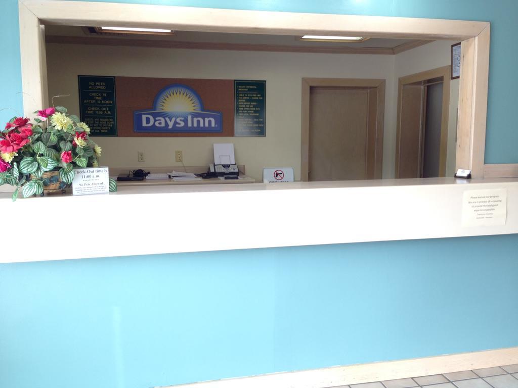 Days Inn By Wyndham Florence Downtown Exteriör bild